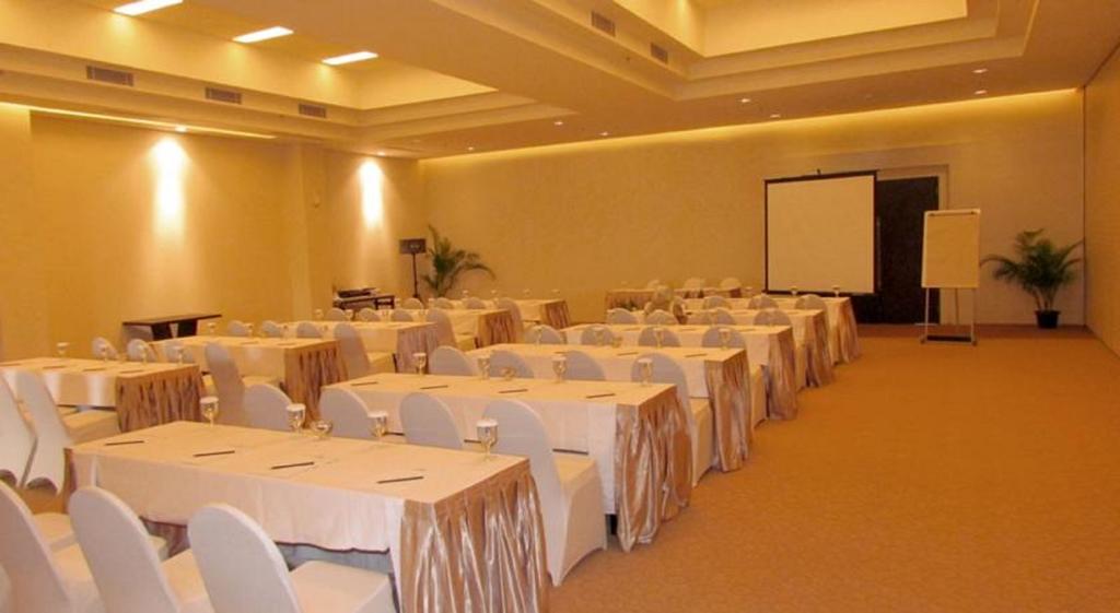 Ijen Suites Resort & Convention Malang Zewnętrze zdjęcie